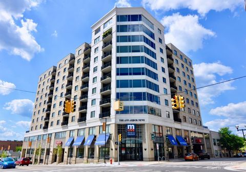 Photo of 111 N Ashley Street #305, Ann Arbor, MI 48104 (MLS # 26013317)