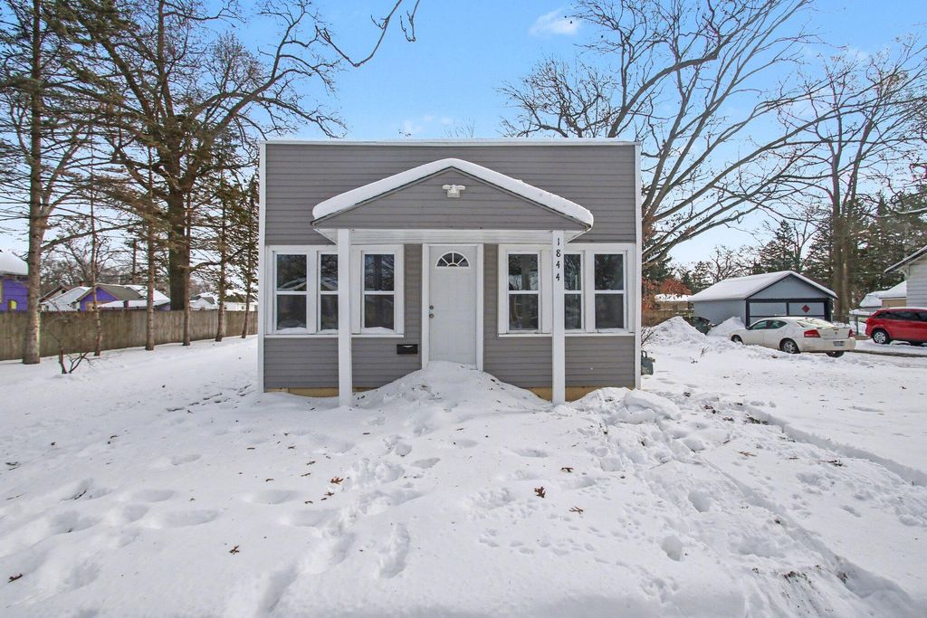Photo of 1844 Elwood Street, Muskegon, MI 49442 (MLS # 26004996)