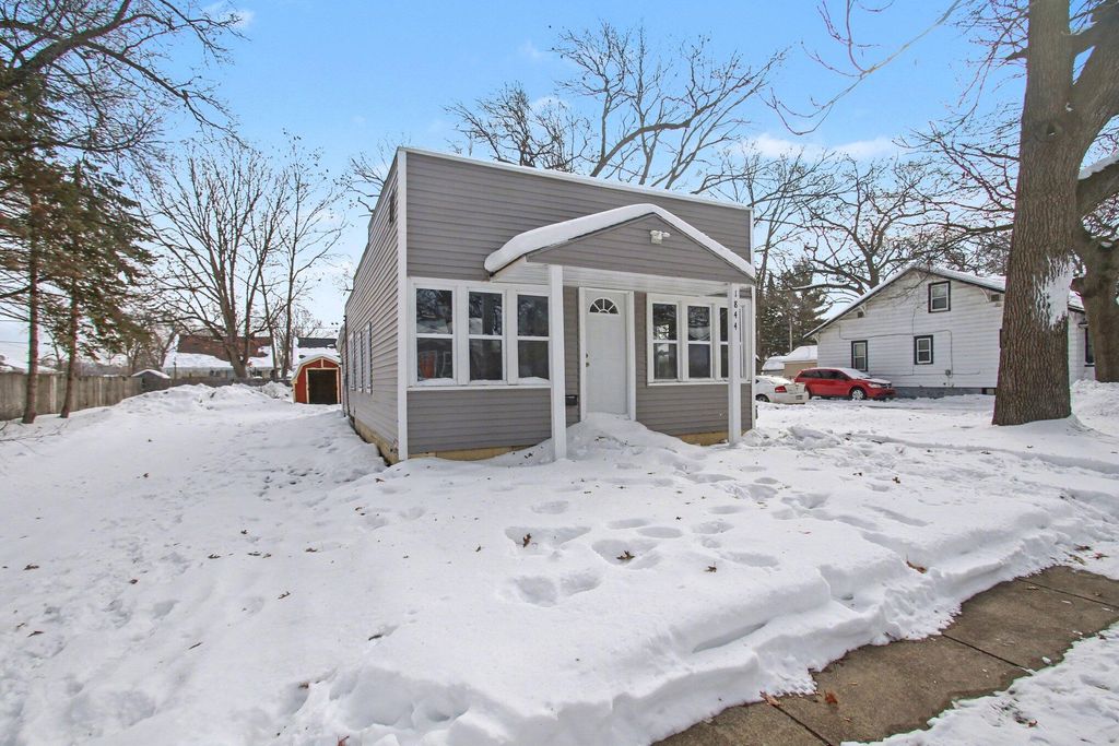 Photo of 1844 Elwood Street, Muskegon, MI 49442 (MLS # 26004996)