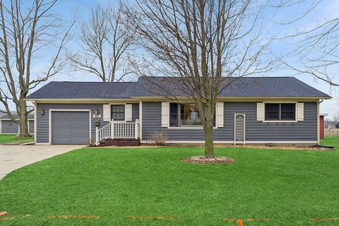 404 Sherwood Avenue Three Oaks MI 49128