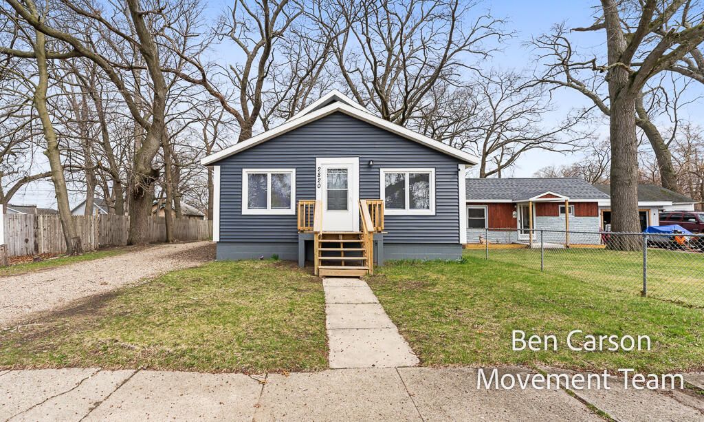 Photo of 2820 Lemuel Street, Muskegon, MI 49444 (MLS # 26015991)