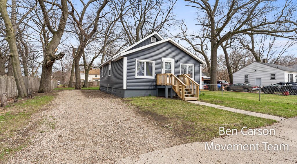 Photo of 2820 Lemuel Street, Muskegon, MI 49444 (MLS # 26015991)