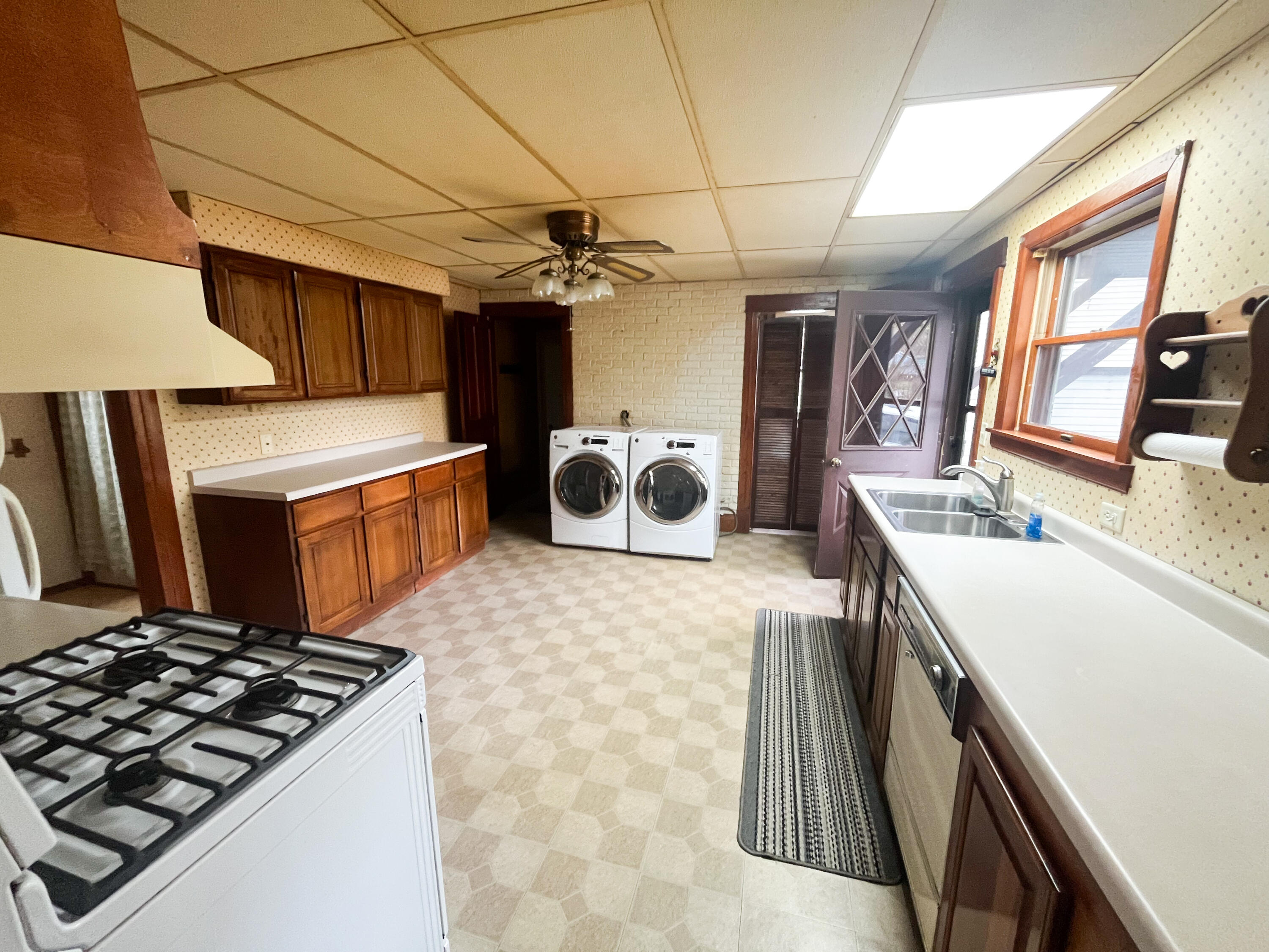 South Haven, Michigan 49090, United States, 3 Bedrooms Bedrooms, ,1 BathroomBathrooms,Residential,Pending,30704