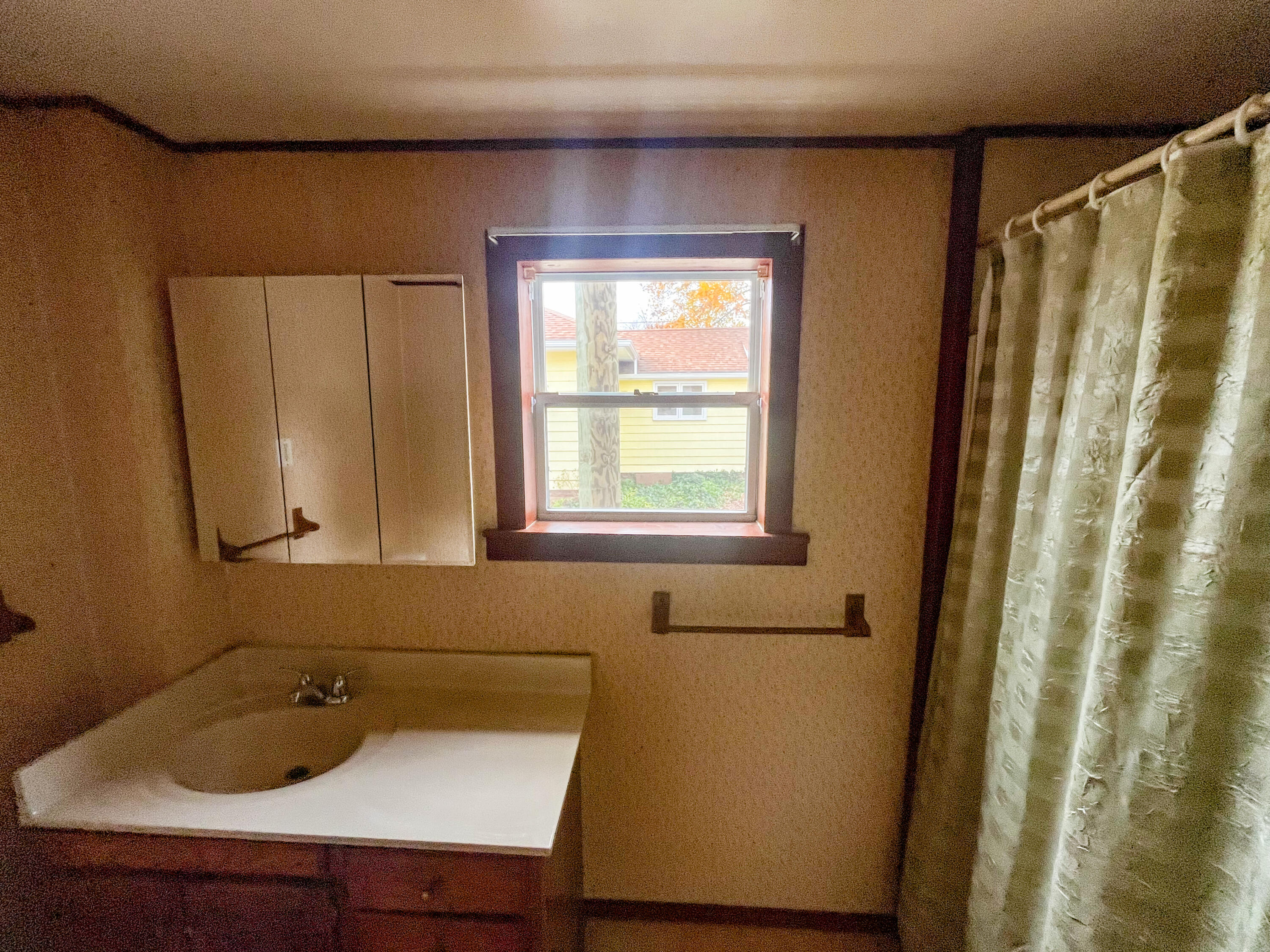 South Haven, Michigan 49090, United States, 3 Bedrooms Bedrooms, ,1 BathroomBathrooms,Residential,Pending,30704