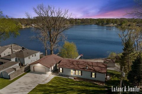 Photo of 10260 Swem Street NE, Rockford, MI 49341 (MLS # 26021925)