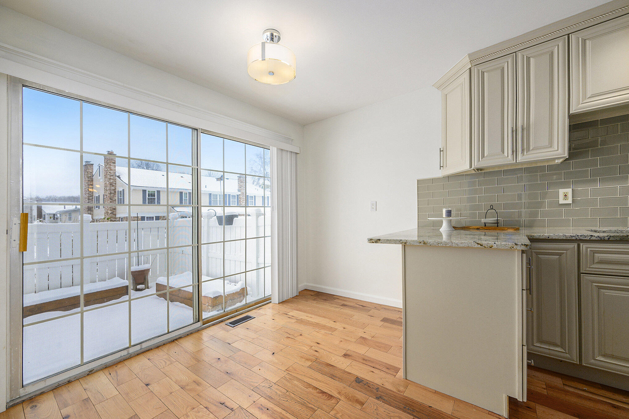 42198 Roscommon Street