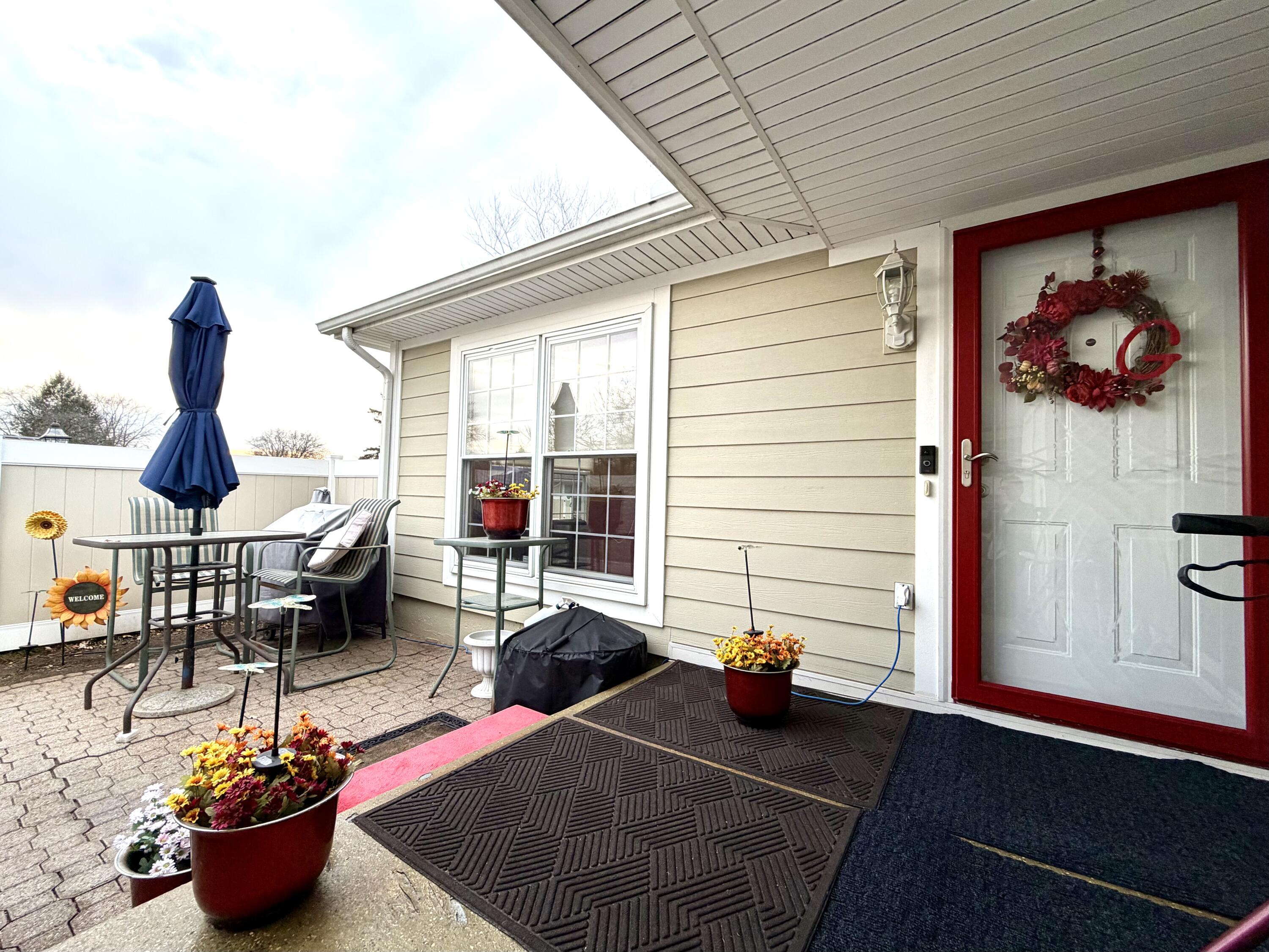 22727 Renford Street