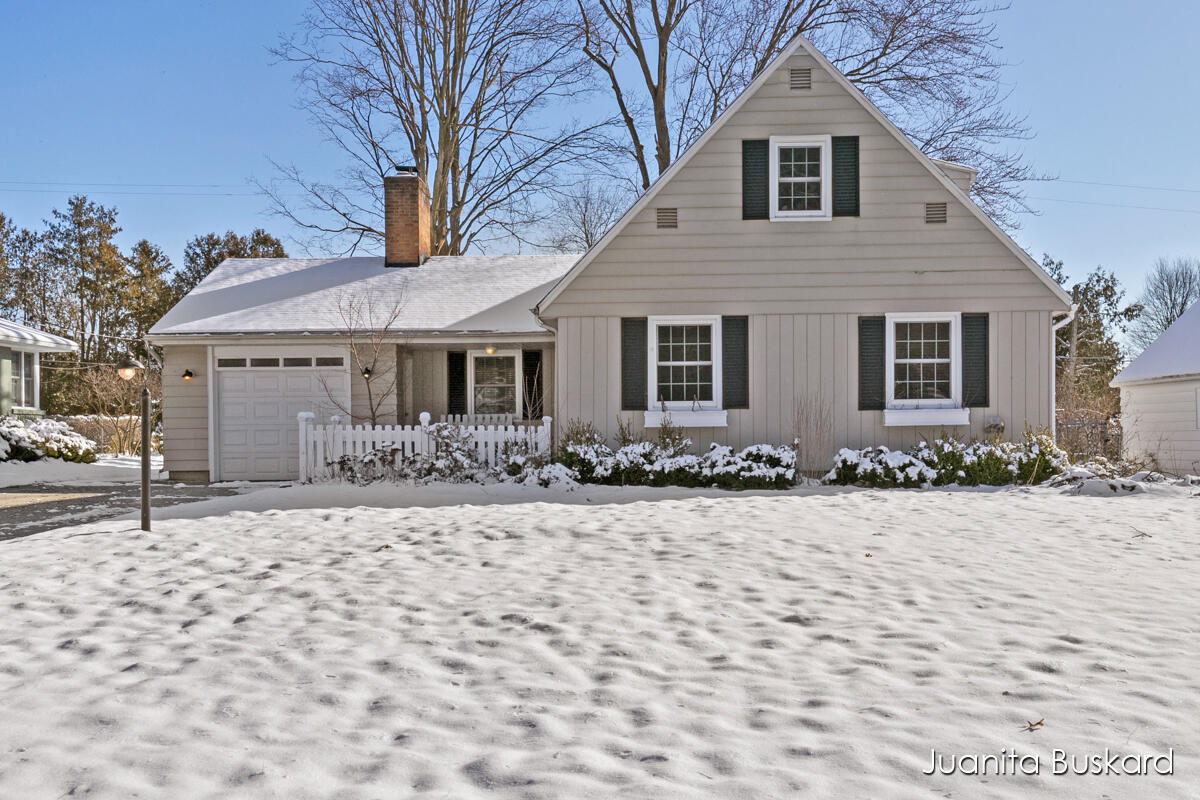 Photo 1 of 37 of 2241 Tremont Boulevard NW house