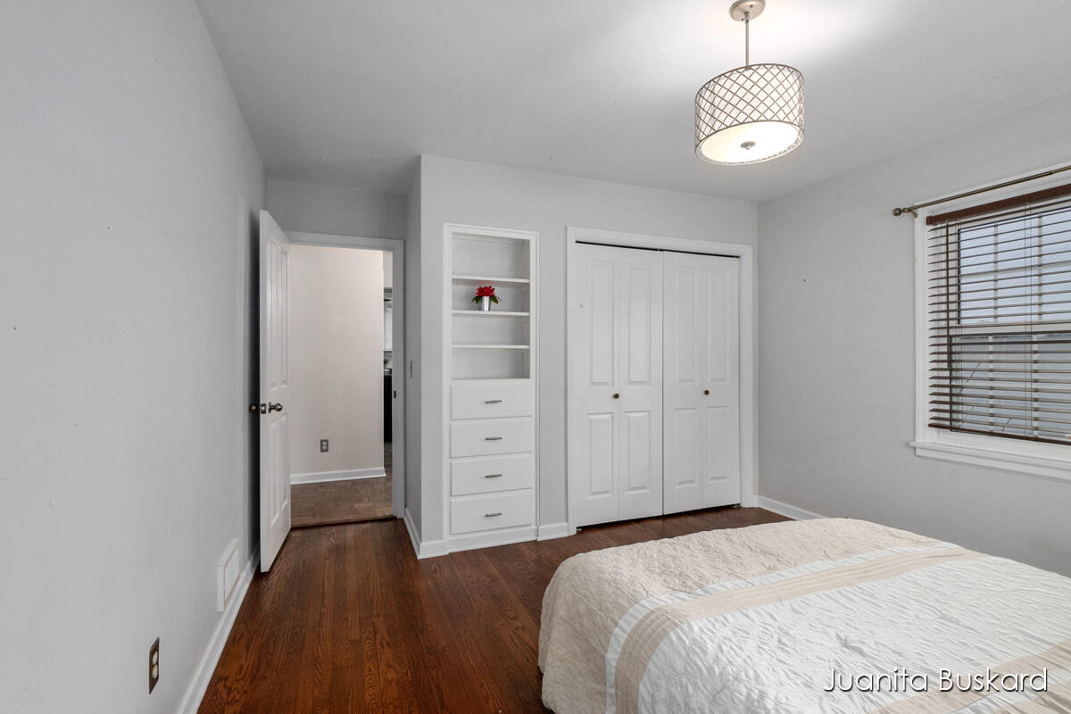 Photo 16 of 37 of 2241 Tremont Boulevard NW house