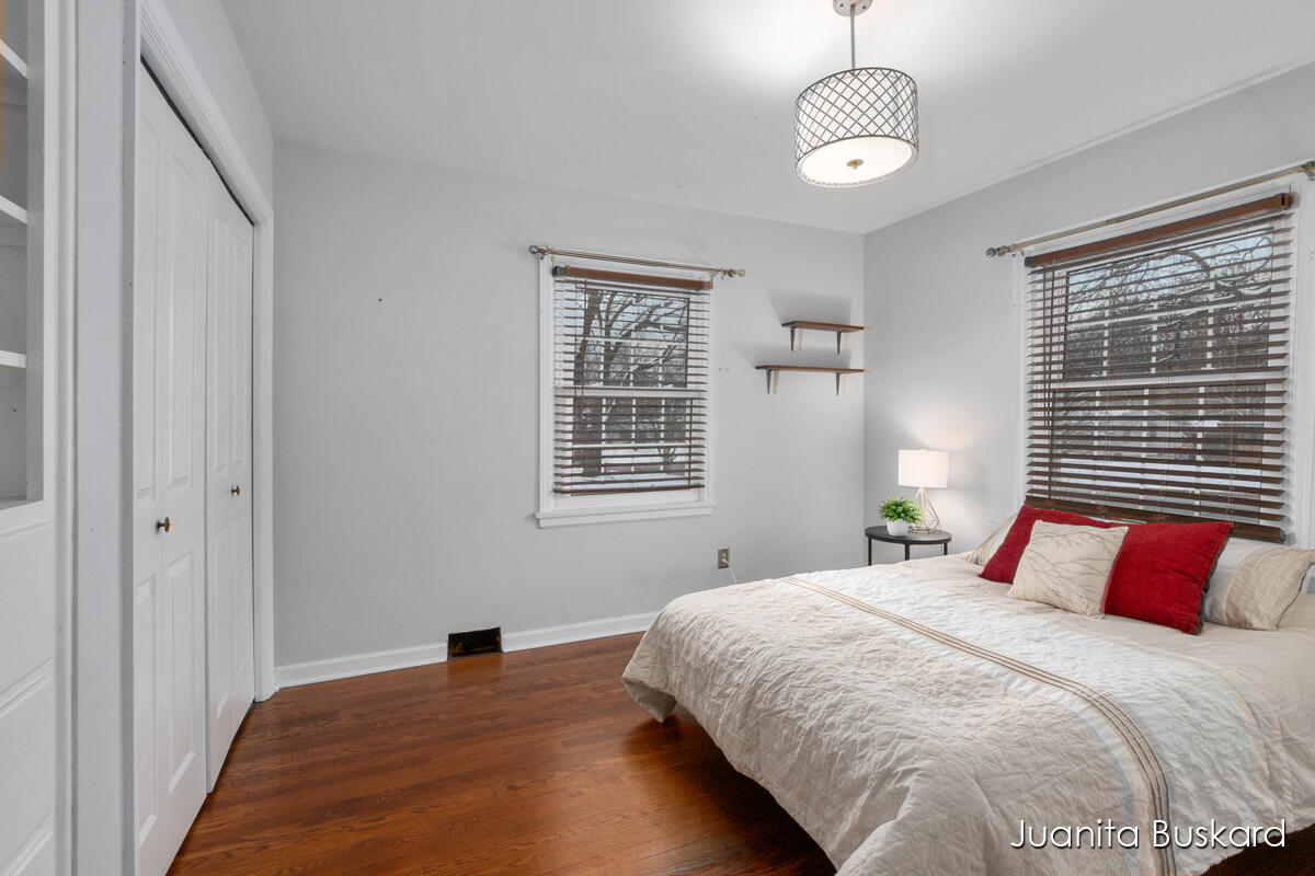 Photo 17 of 37 of 2241 Tremont Boulevard NW house