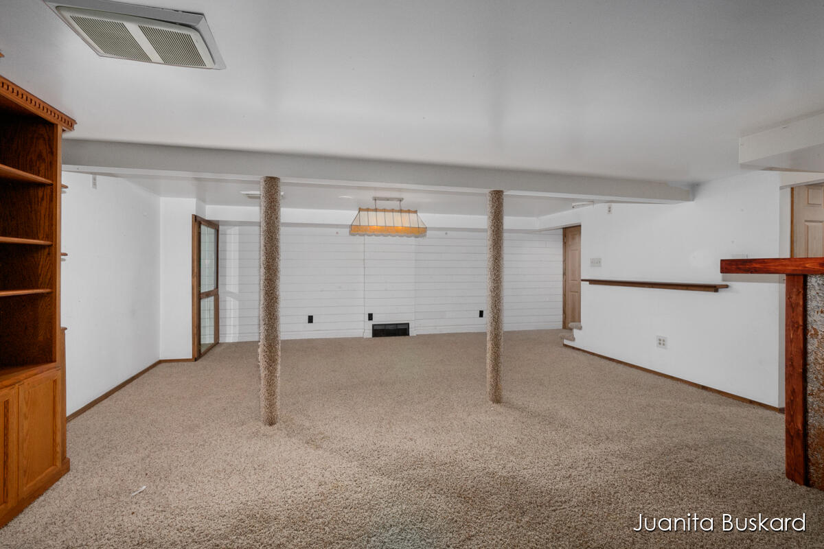 Photo 31 of 37 of 2241 Tremont Boulevard NW house