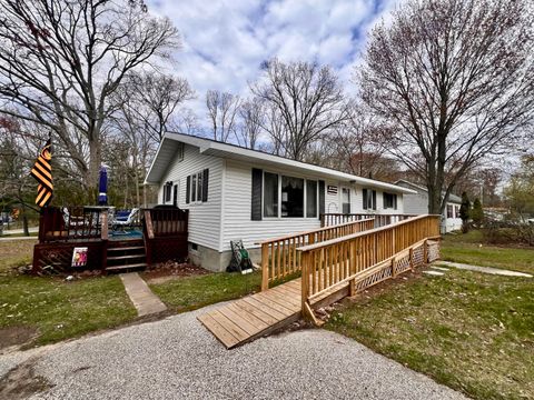 Photo of 6596 W Virnetta Drive, Ludington, MI 49431 (MLS # 26019661)