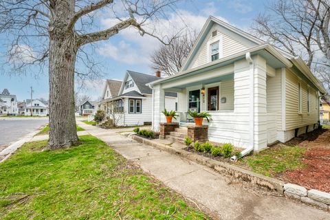 Photo of 813 Michigan Avenue, St. Joseph, MI 49085 (MLS # 26013176)