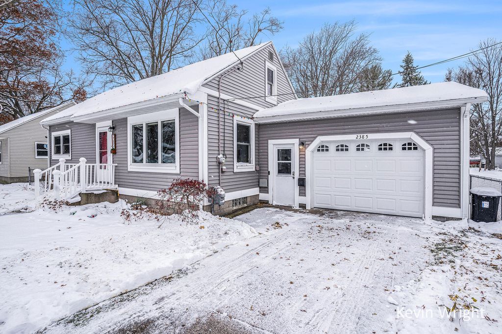 Photo of 2385 Lincoln Street, Muskegon, MI 49441 (MLS # 25062333)