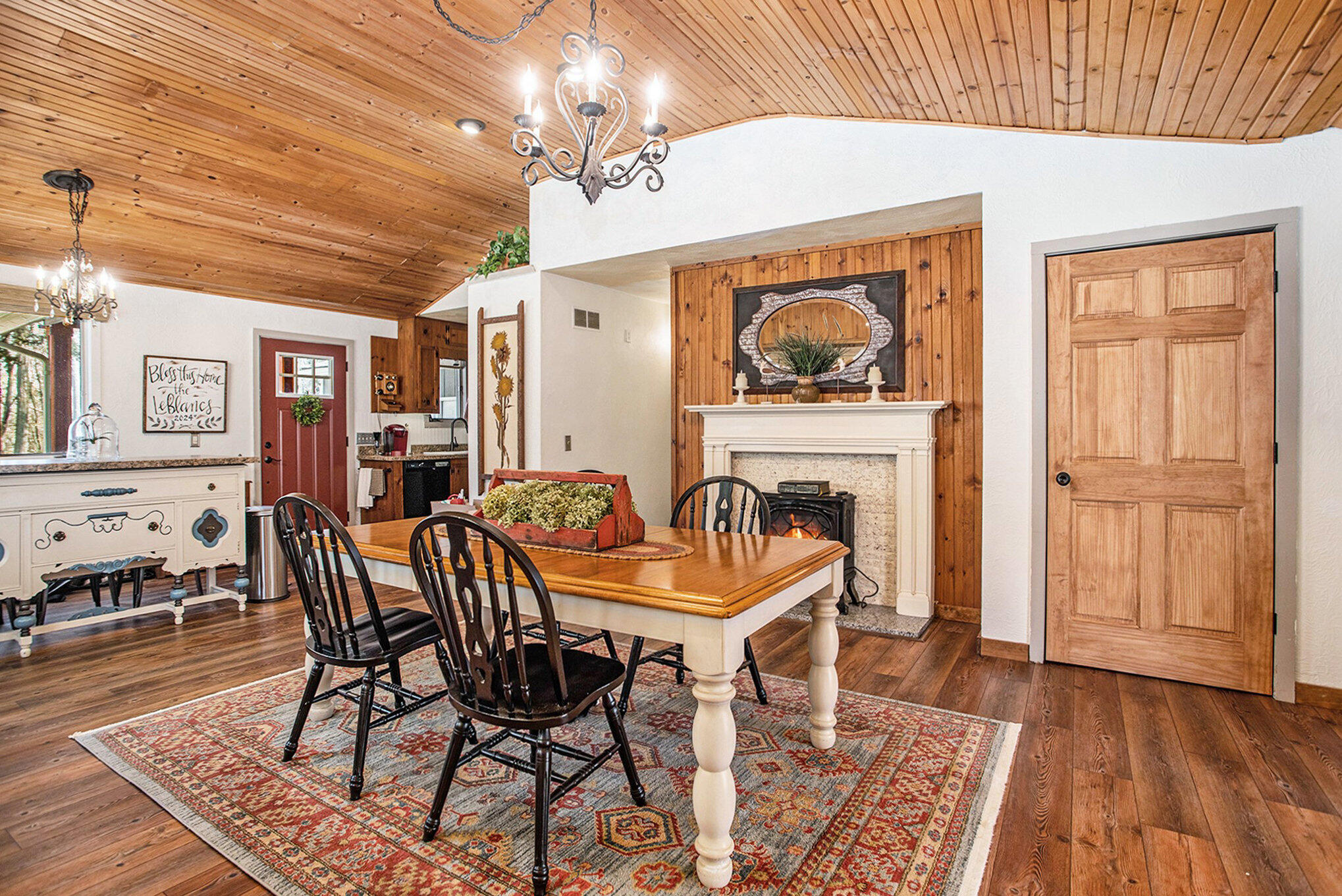 Augusta, Michigan 49012, United States, 3 Bedrooms Bedrooms, ,2 BathroomsBathrooms,Residential,Pending,111919