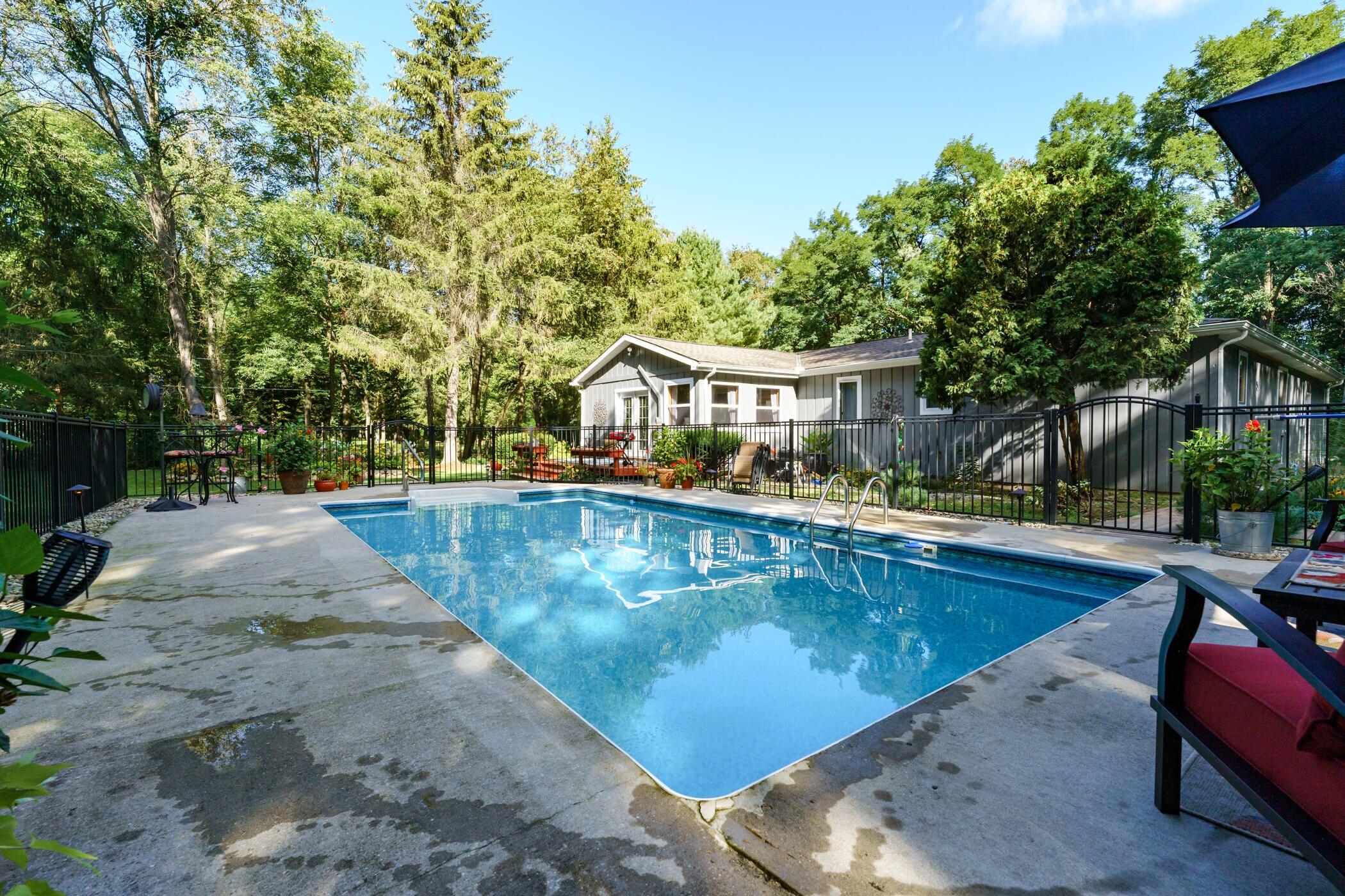 Augusta, Michigan 49012, United States, 3 Bedrooms Bedrooms, ,2 BathroomsBathrooms,Residential,Pending,111919