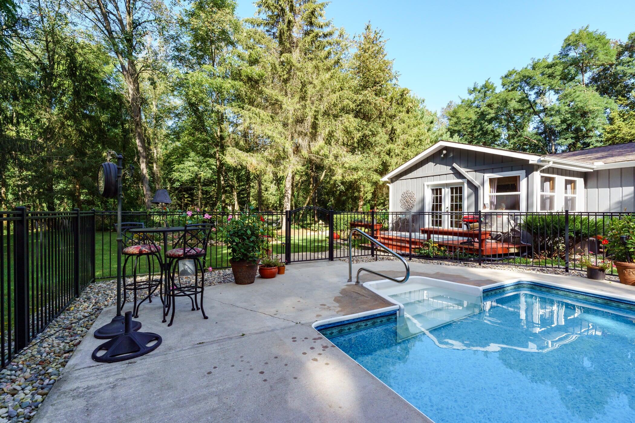 Augusta, Michigan 49012, United States, 3 Bedrooms Bedrooms, ,2 BathroomsBathrooms,Residential,Pending,111919