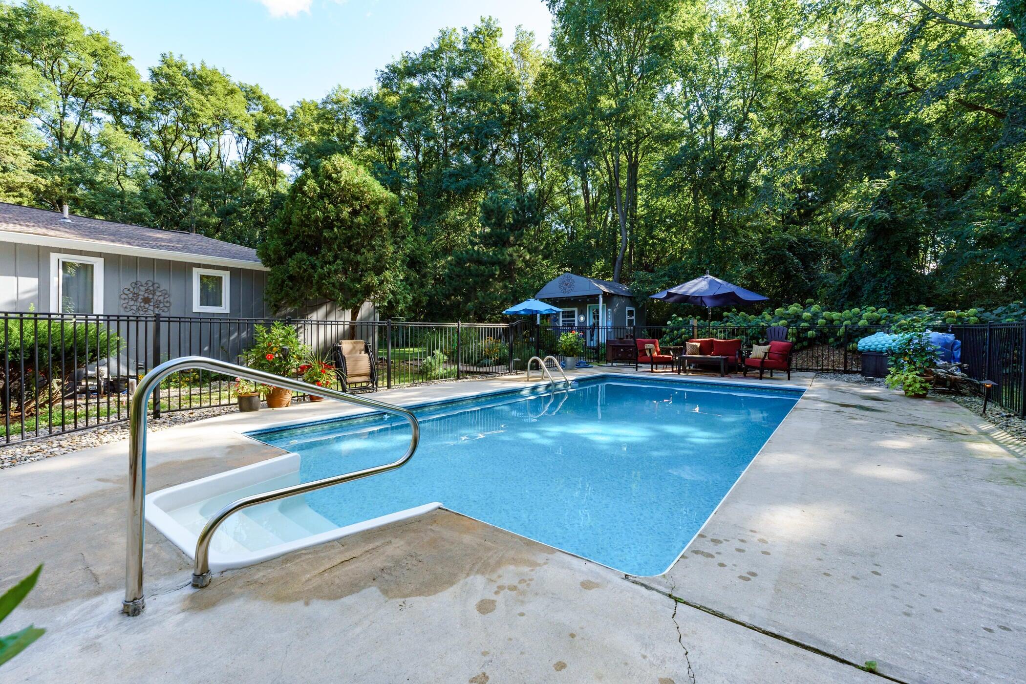 Augusta, Michigan 49012, United States, 3 Bedrooms Bedrooms, ,2 BathroomsBathrooms,Residential,Pending,111919