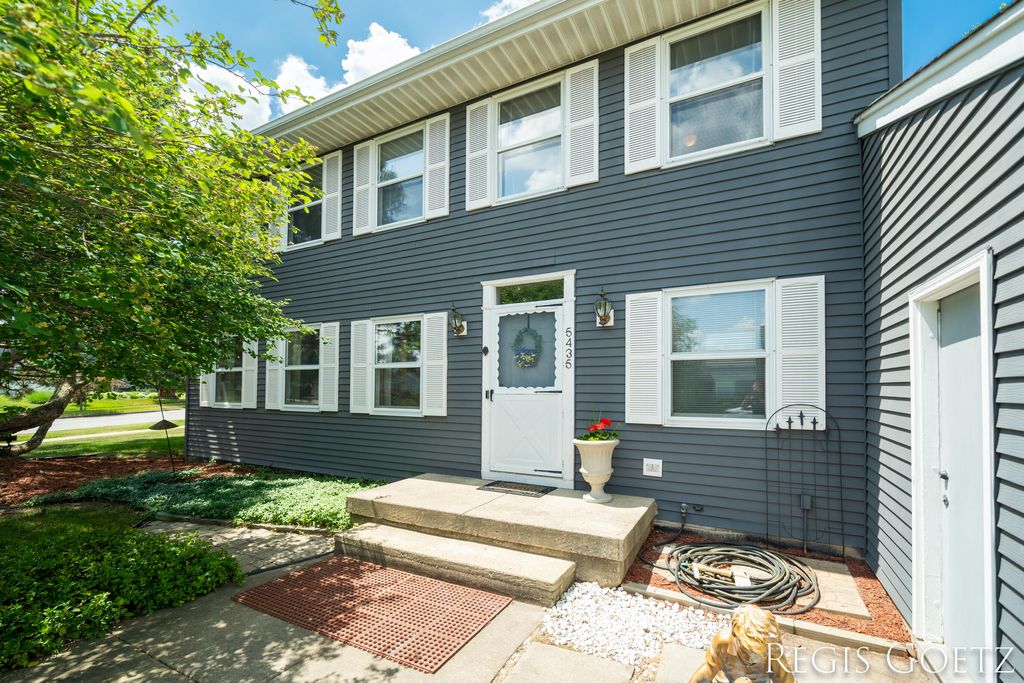 Photo of 5435 Bunker Hill Court SE, Kentwood, MI 49508 (MLS # 23019265)