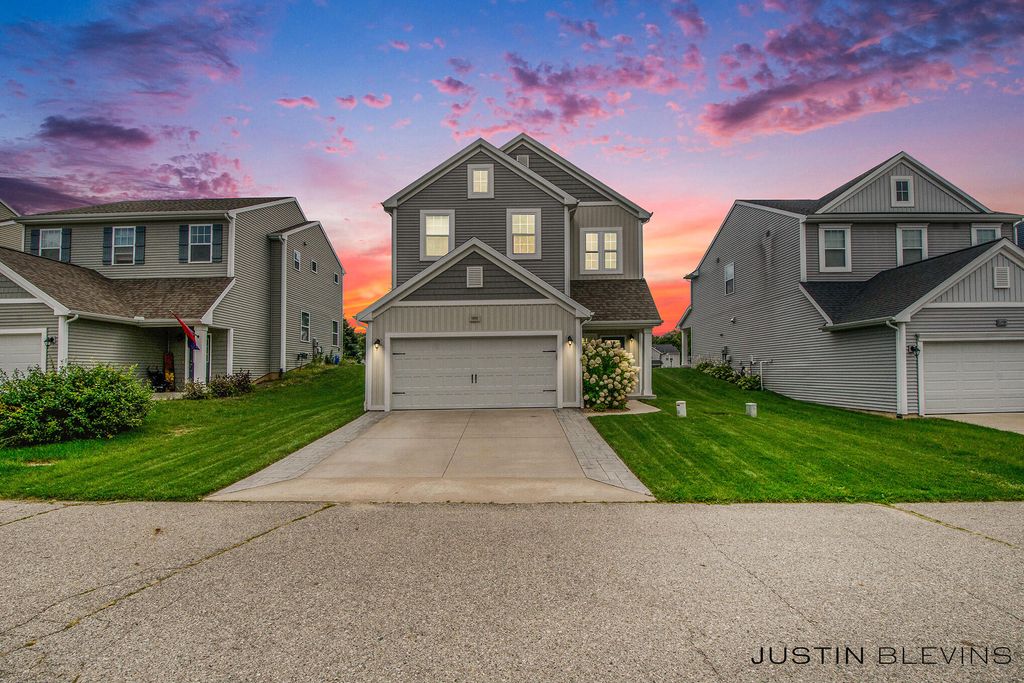 Photo of 1352 Highland Hill, Lowell, MI 49331 (MLS # 25047655)