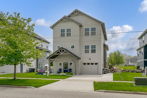 Single Family Residence in South Haven MI 114 Elkenburg Street.jpg