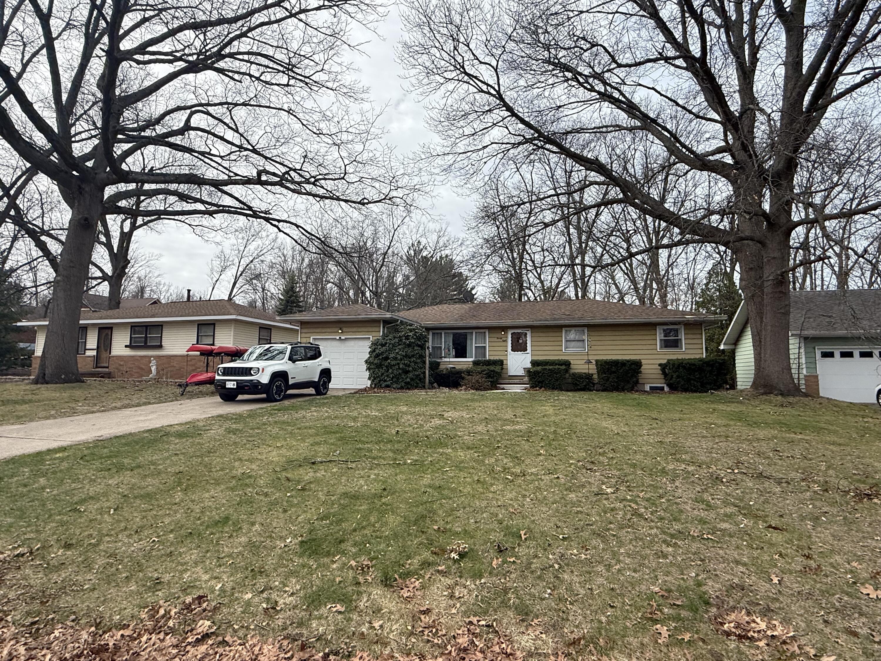 28 S Franklin Street