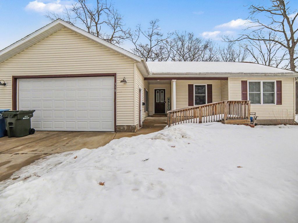 Photo of 318 Meeking Street, Muskegon, MI 49442 (MLS # 26005758)