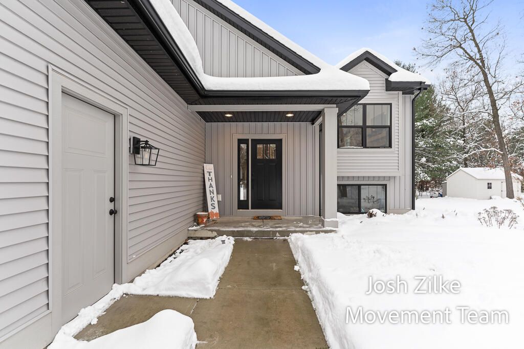 Photo of 6027 Vesper Drive, Muskegon, MI 49442 (MLS # 25060787)