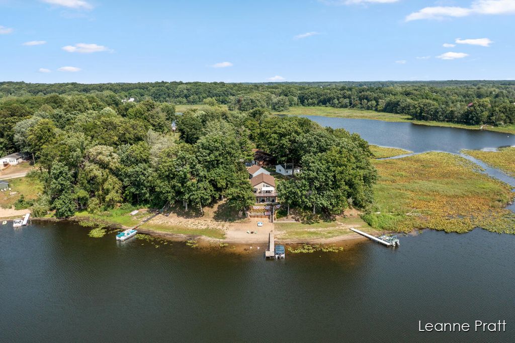 Photo of 6525 Woods Trail Drive, Delton, MI 49046 (MLS # 26005951)