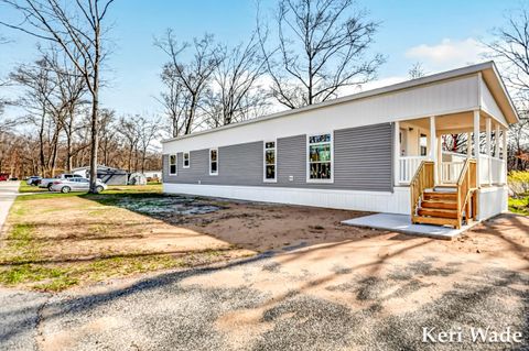 Photo of 2504 Maple Road, Twin Lake, MI 49457 (MLS # 26017246)