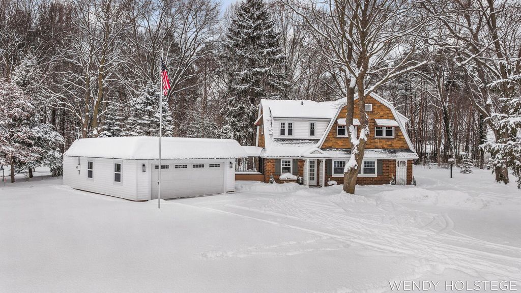 Photo of 713 North Shore Drive, Holland, MI 49424 (MLS # 25058715)