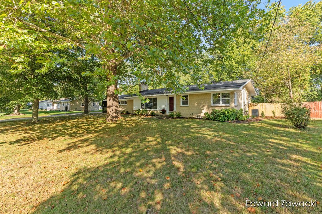 Photo of 3343 Gateshead Street NE, Rockford, MI 49341 (MLS # 25049884)
