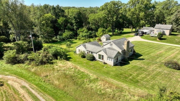 7621 COON HILL RD, MUNITH, MI 49259 - Image 1f2c57d214a59db037a8aaeb6b60c81b/3630710801