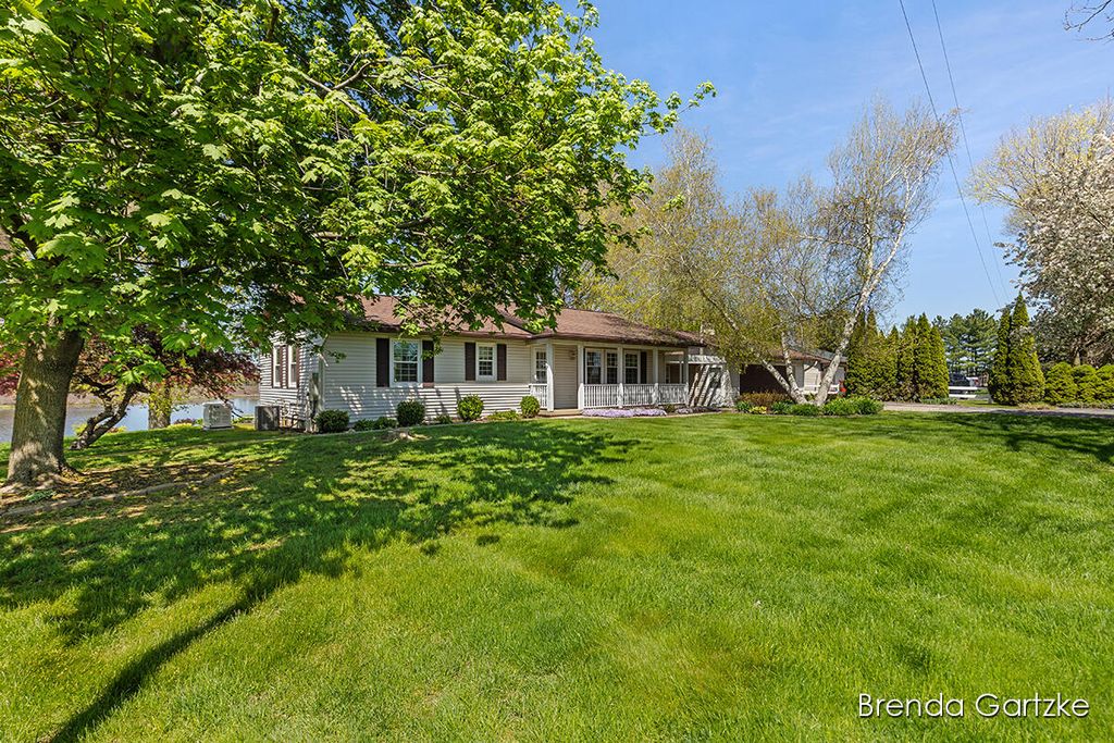 Photo of 9555 Whittall Street NE, Rockford, MI 49341 (MLS # 25024969)