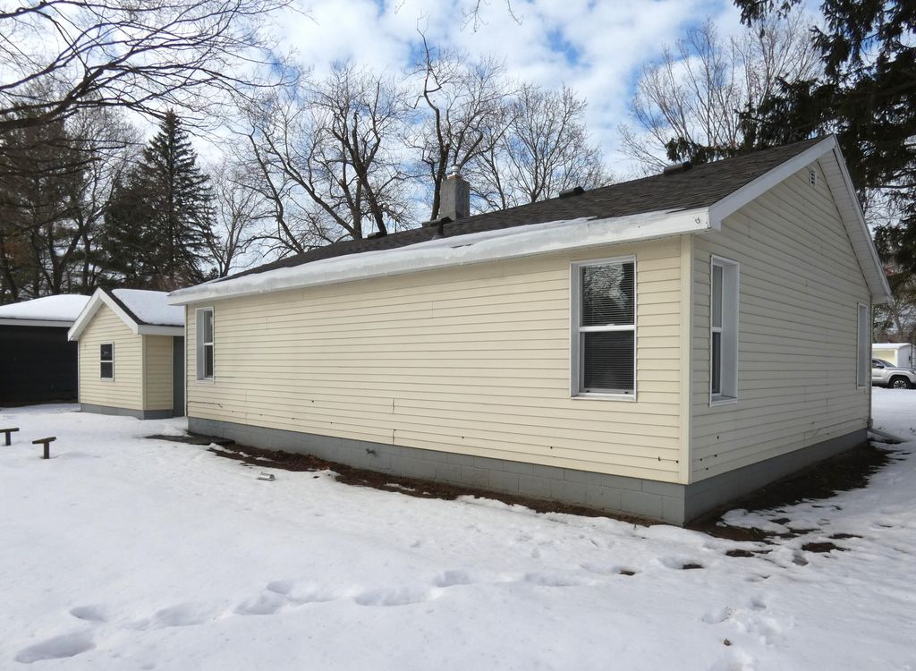 Photo of 478 Gary Avenue, Benton Harbor, MI 49022 (MLS # 26005399)