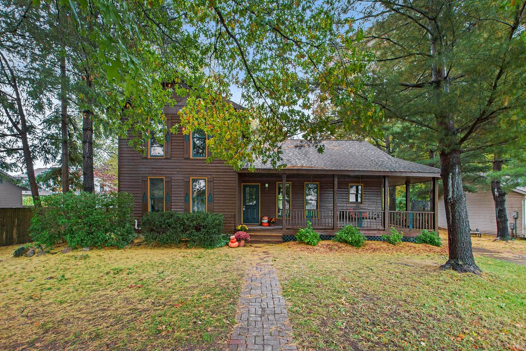 Photo of 875 Ottawa Avenue, Holland, MI 49423 (MLS # 25054447)