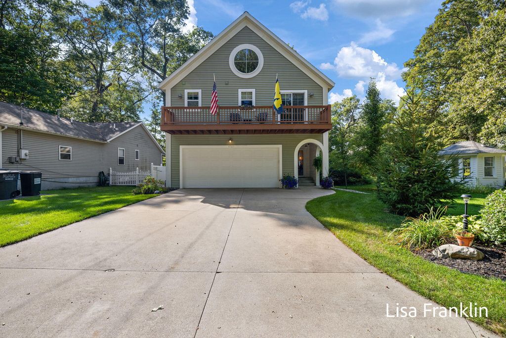 Photo of 17323 Ottawa Avenue, Spring Lake, MI 49456 (MLS # 25047938)