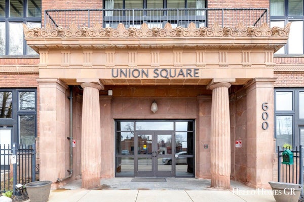 600 BROADWAY AVE NW, GRAND RAPIDS, MI 49504 - Image 2149bce10a75fa99df566322609816aa/2137665708