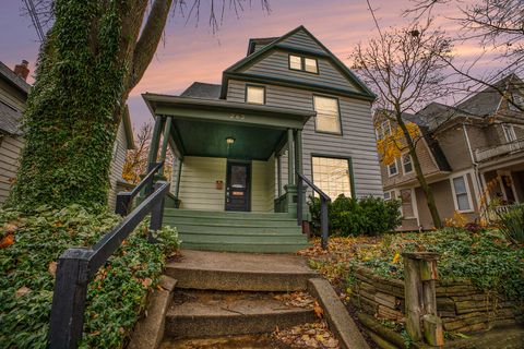 Photo of 262 Hollister Avenue SE, Grand Rapids, MI 49506 (MLS # 26016798)