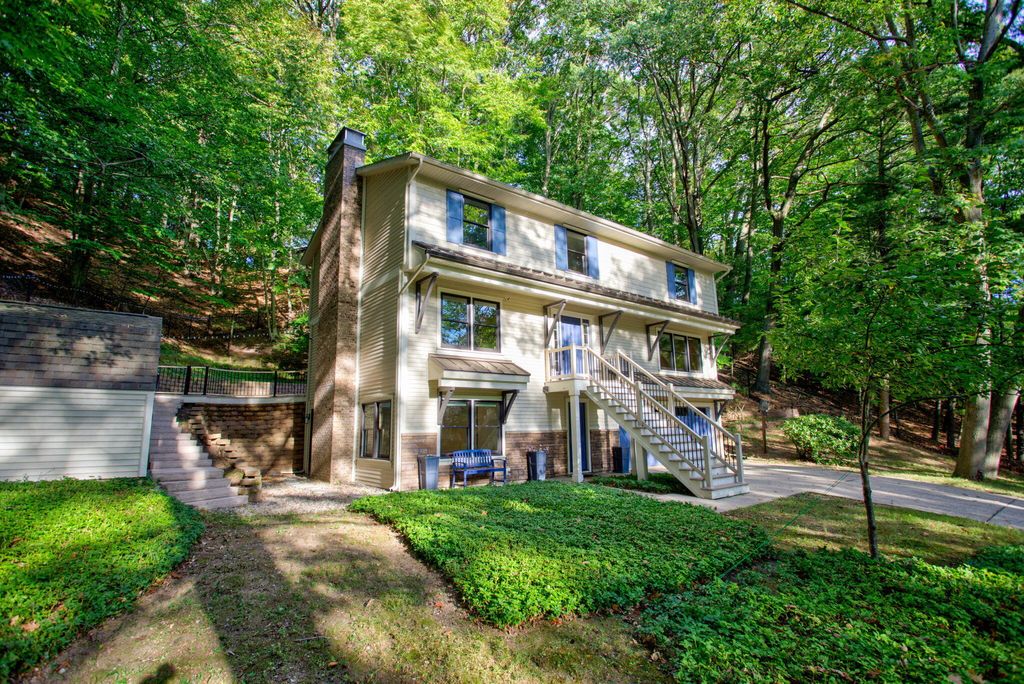 Photo of 401 Stickney Ridge Road, Grand Haven, MI 49417 (MLS # 26017773)