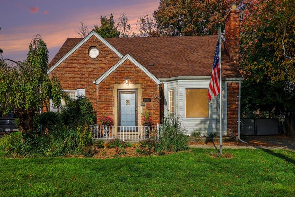 1992 OXFORD RD, GROSSE POINTE WOODS, MI 48236 - Image 2225e9f33dd53994d874c951cdceb4e8/2038459913