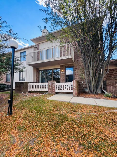 6660 Maple Lakes Dr Drive West Bloomfield MI 48322
