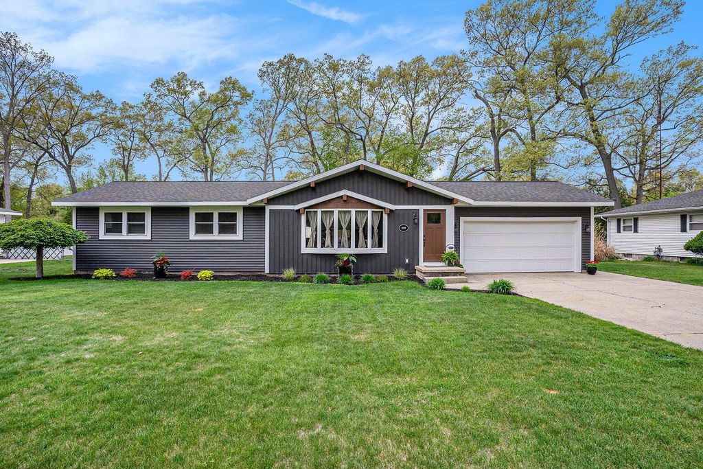 Photo of 2009 Riegler Road, Muskegon, MI 49445 (MLS # 26004258)