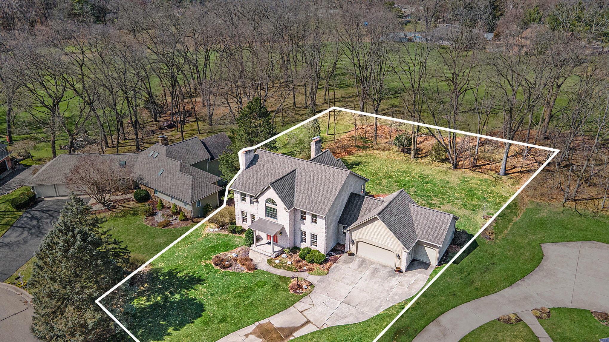 Portage, Michigan 49024, United States, 5 Bedrooms Bedrooms, ,4 BathroomsBathrooms,Residential,Pending,103383