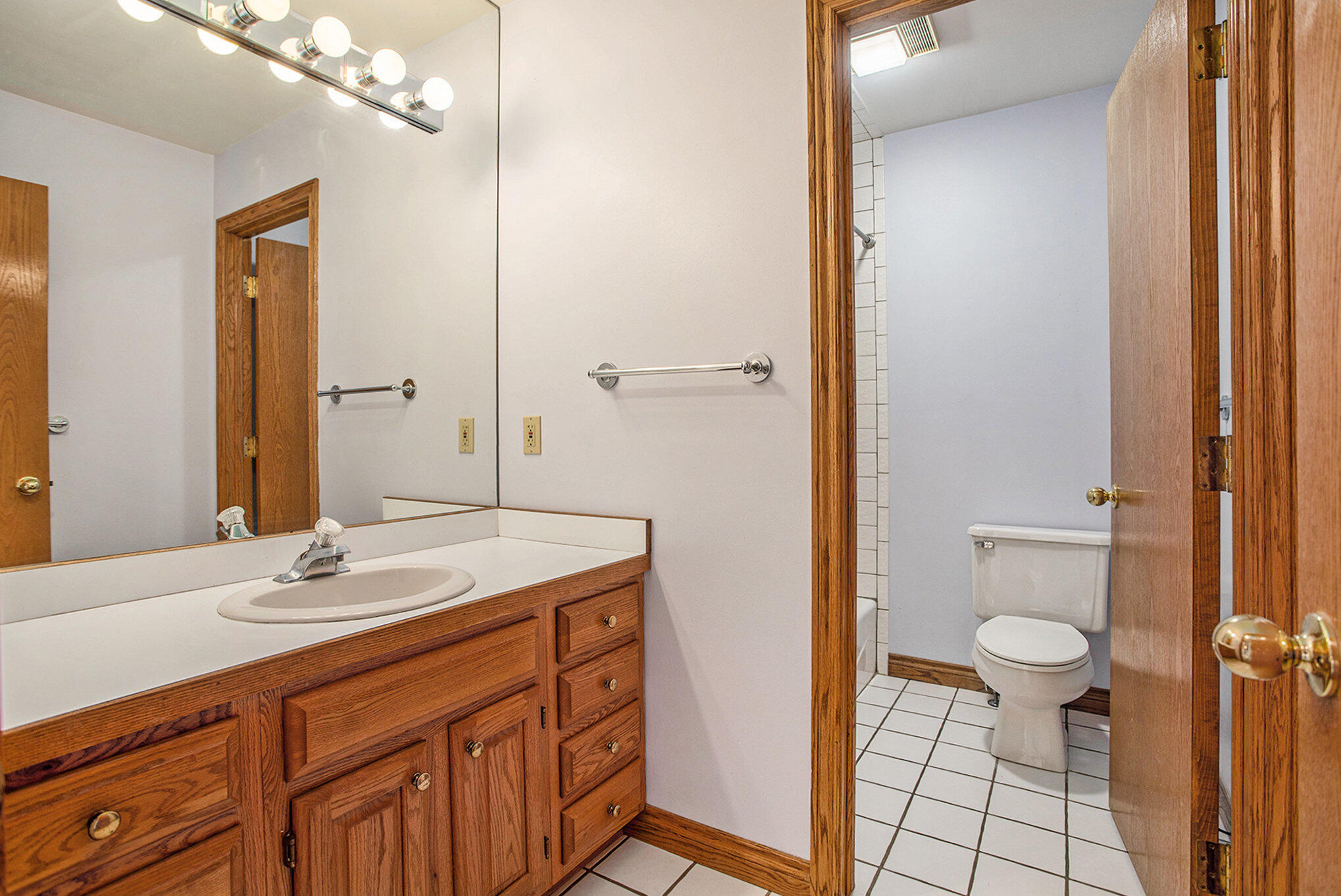 Portage, Michigan 49024, United States, 5 Bedrooms Bedrooms, ,4 BathroomsBathrooms,Residential,Pending,103383