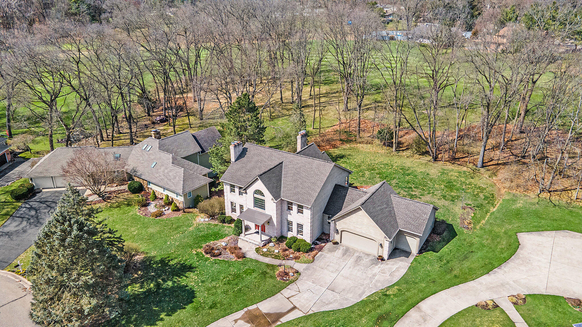 Portage, Michigan 49024, United States, 5 Bedrooms Bedrooms, ,4 BathroomsBathrooms,Residential,Pending,103383