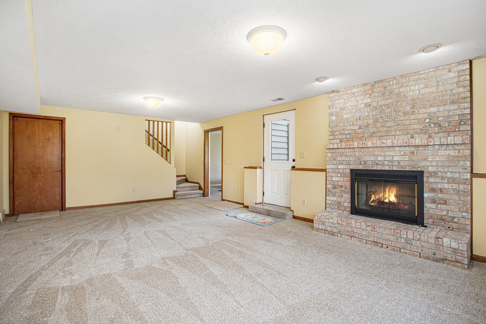 Portage, Michigan 49024, United States, 5 Bedrooms Bedrooms, ,4 BathroomsBathrooms,Residential,Pending,103383