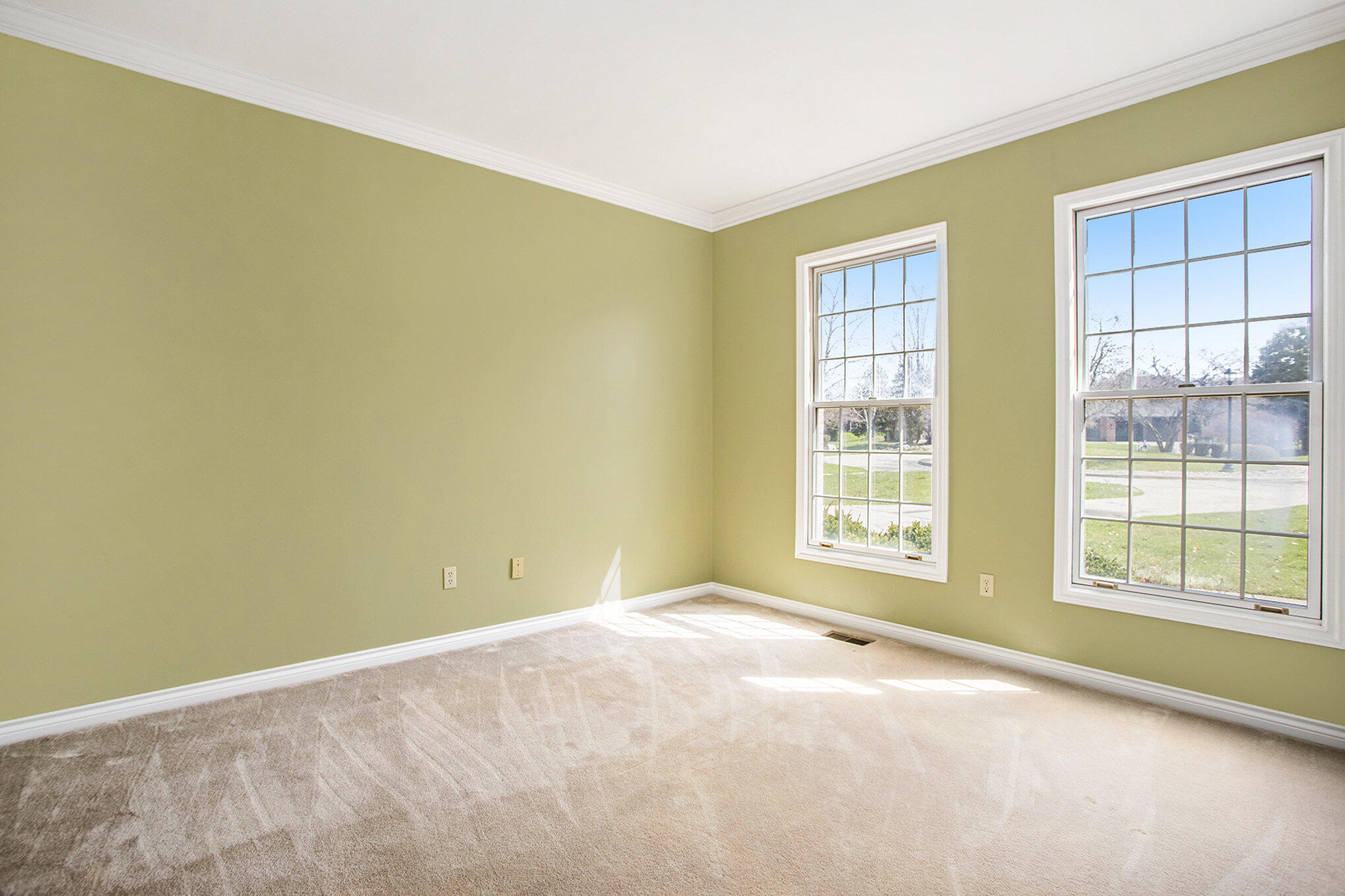 Portage, Michigan 49024, United States, 5 Bedrooms Bedrooms, ,4 BathroomsBathrooms,Residential,Pending,103383