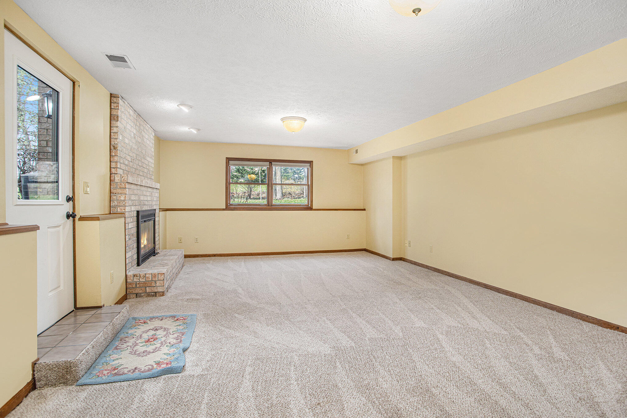 Portage, Michigan 49024, United States, 5 Bedrooms Bedrooms, ,4 BathroomsBathrooms,Residential,Pending,103383