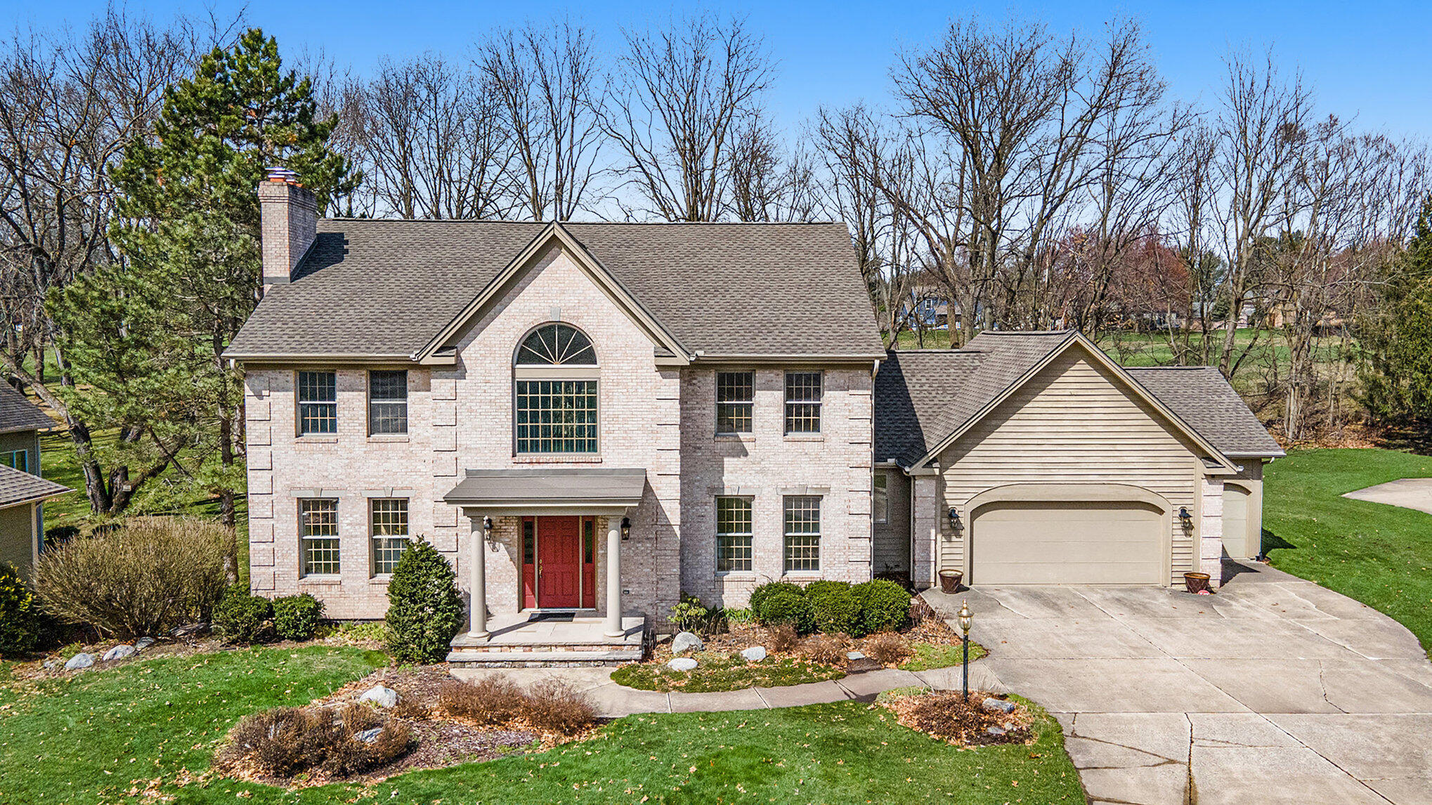 Portage, Michigan 49024, United States, 5 Bedrooms Bedrooms, ,4 BathroomsBathrooms,Residential,Pending,103383